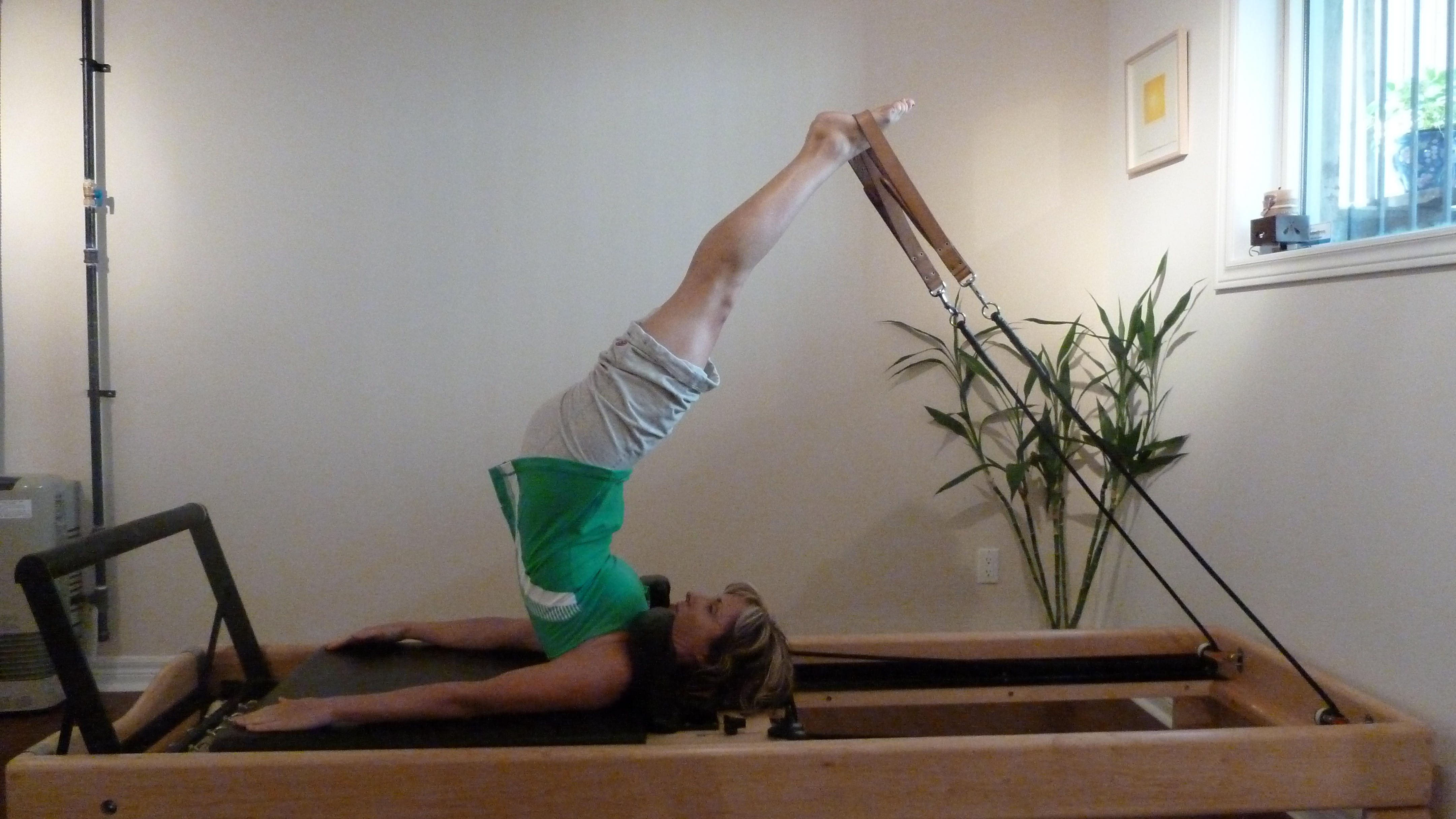 Pilates Reformer Exercise: Short Spine Massage